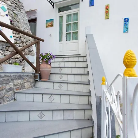 Holidays Perla D'amalfi - Live The Coast & Private Parking Сasa de vacaciones *