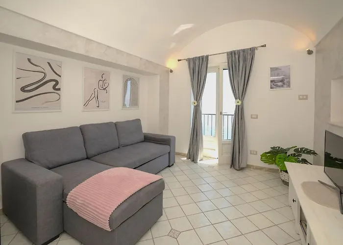 Holidays Perla D'amalfi - Live The Coast & Private Parking بيت للعطل *