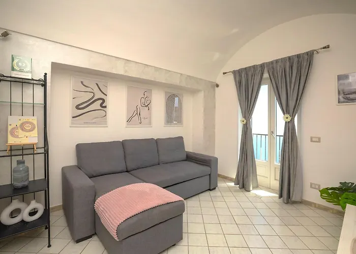 Hébergement de vacances Holidays Perla D'amalfi - Live The Coast & Private Parking *