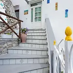 Holidays Perla D'amalfi - Live The Coast & Private Parking Casa de Férias *